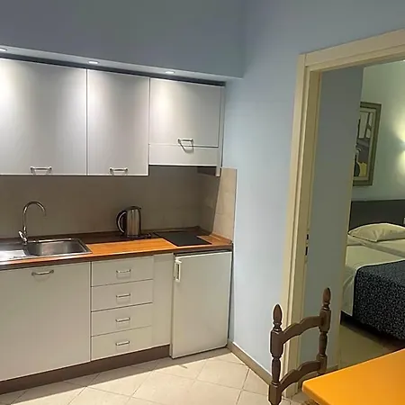 Lägenhetshotell Lodi 4*