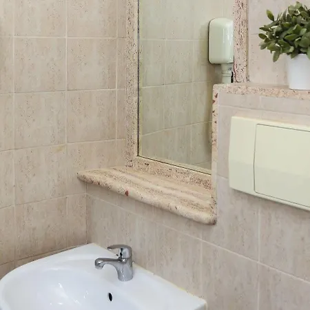 Aparthotel Lodi 3*